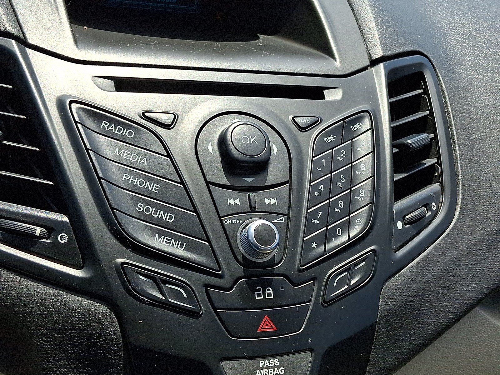 Used 2015 Ford Fiesta SE FWD image 15
