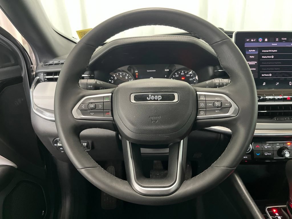Used 2023 Jeep Compass Limited AWD/4WD image 5