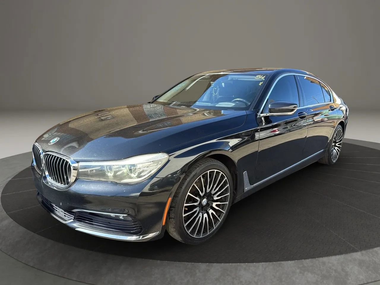 Used 2016 BMW 740i image 1