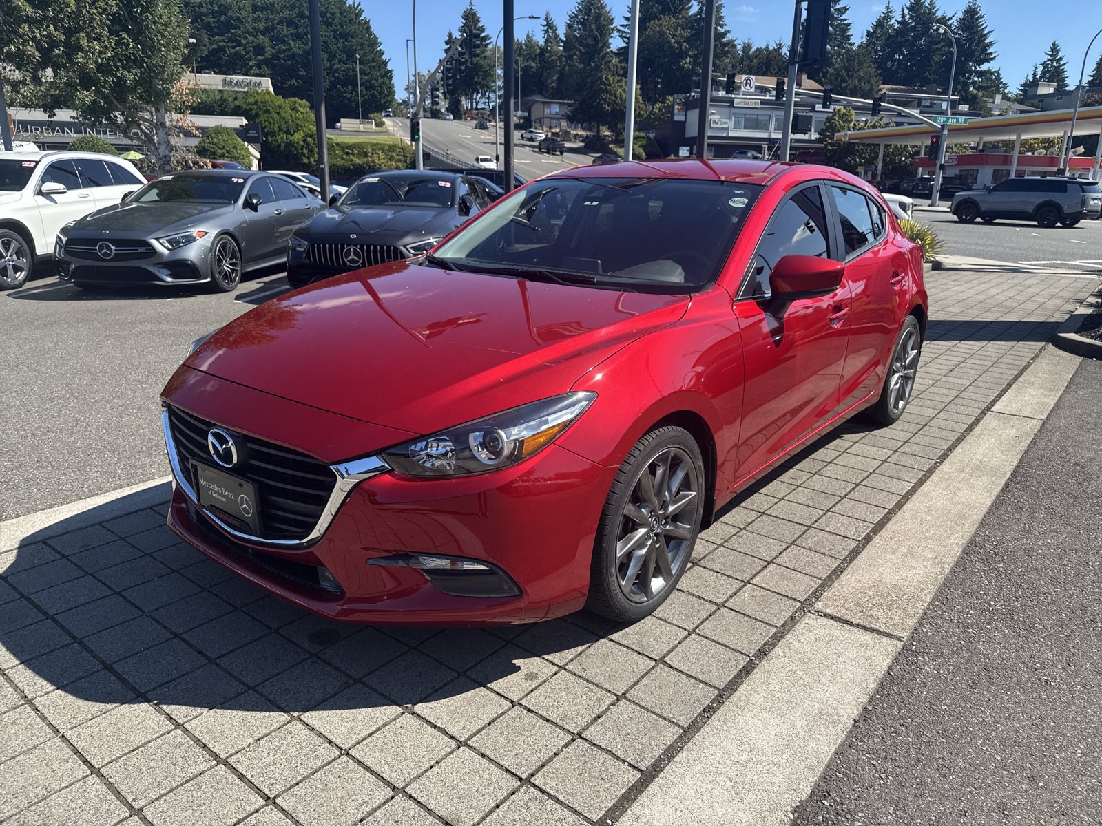 Used 2018 MAZDA MAZDA3 Touring FWD image 1