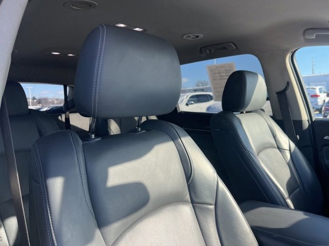 Used 2019 Buick Enclave Essence image 54