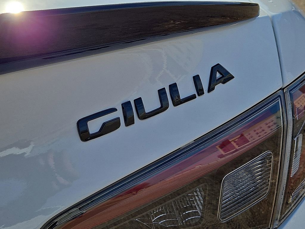 Used 2024 Alfa Romeo Giulia Veloce image 15