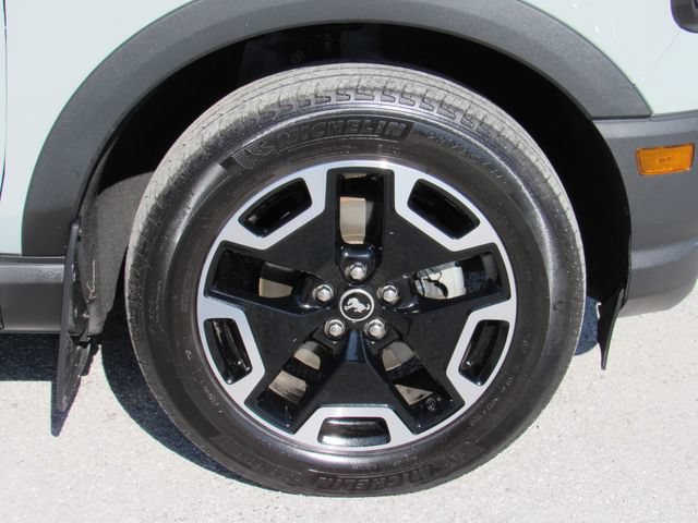 Used 2024 Ford Bronco Sport Outer Banks w/ Tech Package AWD/4WD image 9