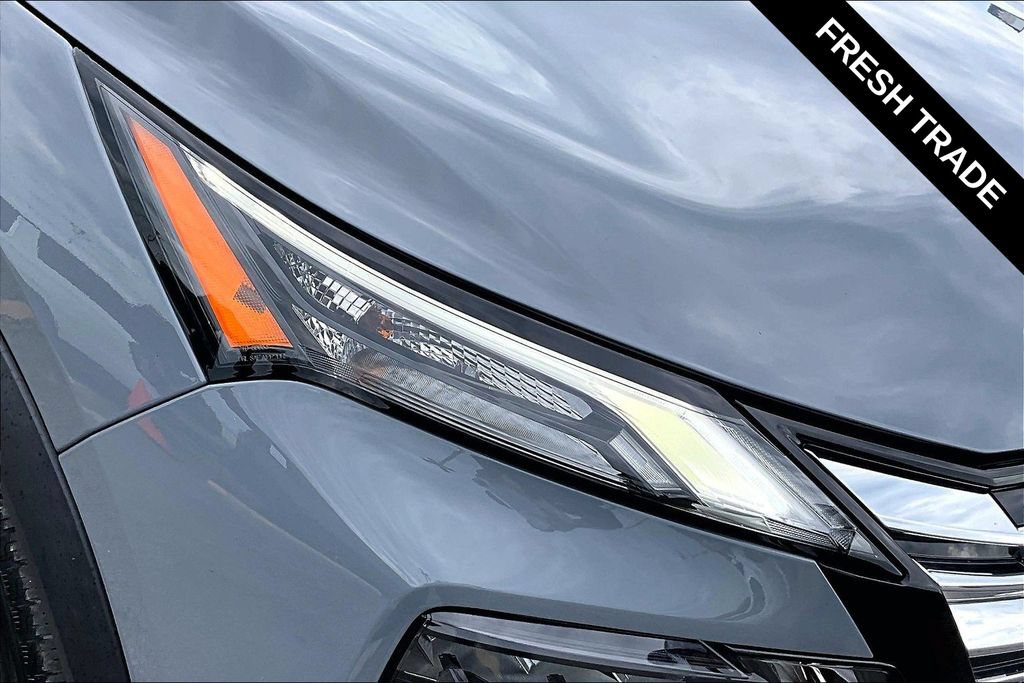 Used 2024 Nissan Rogue SL w/ SL Premium Package FWD image 31