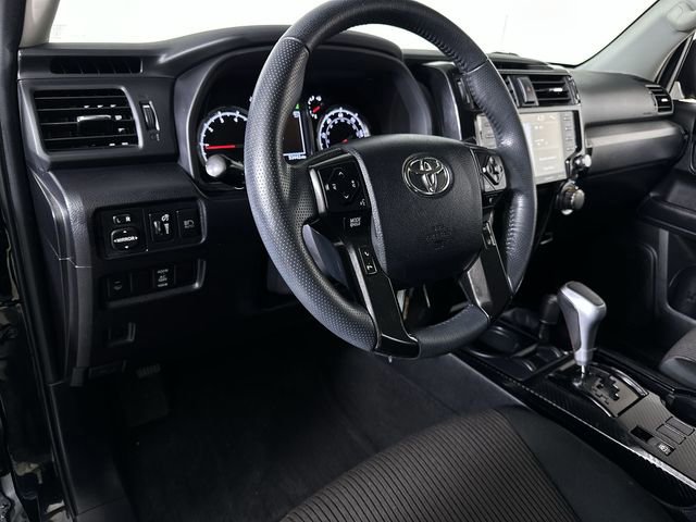 Used 2020 Toyota 4Runner TRD Off-Road AWD/4WD image 10
