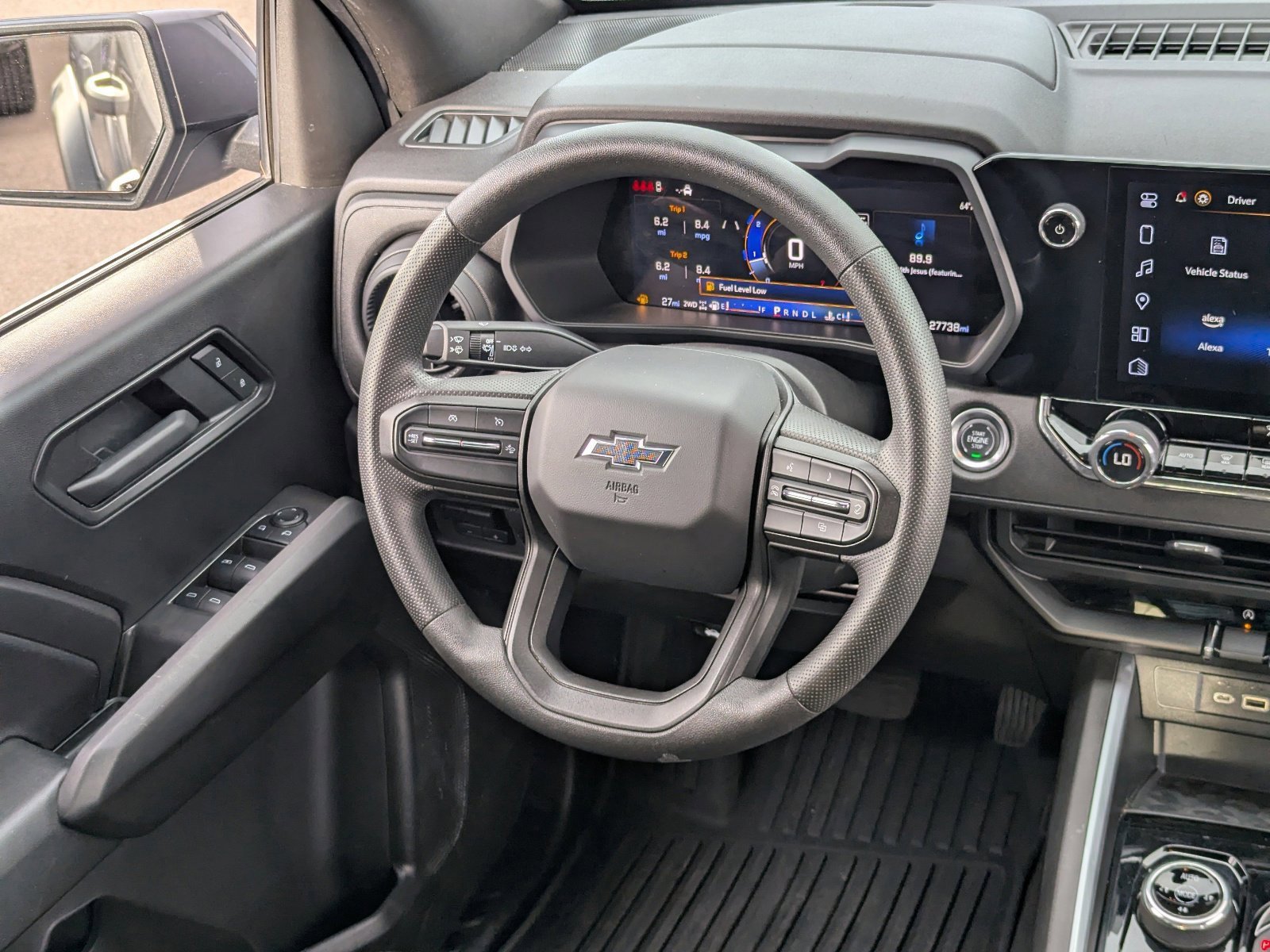 Used 2025 Chevrolet Colorado Trail Boss image 16