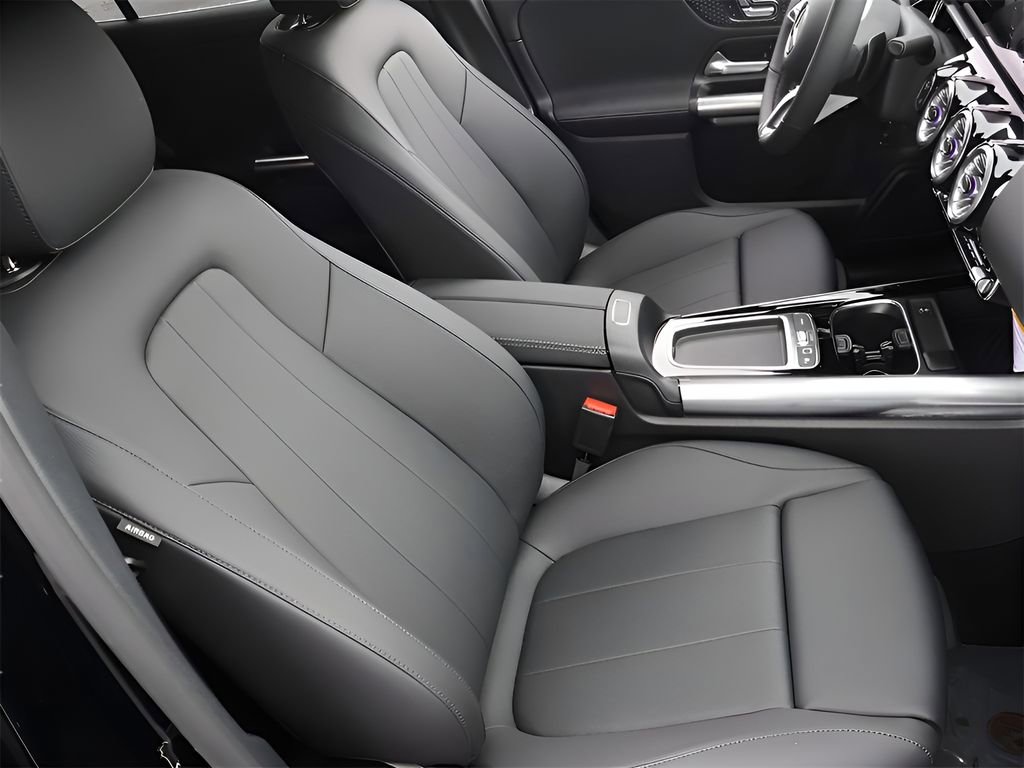 Certified 2025 Mercedes-Benz GLA 250 4MATIC image 18