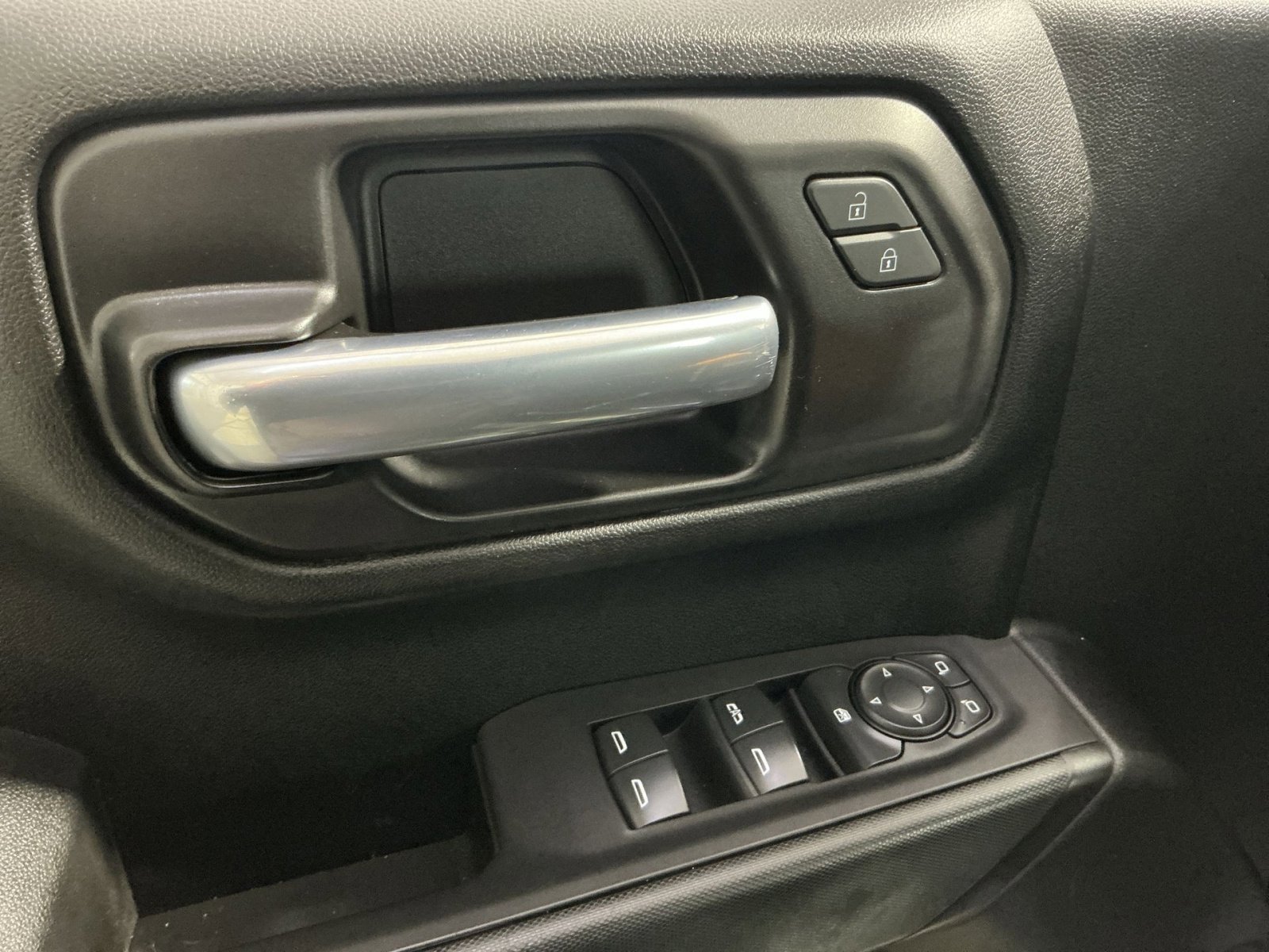 Used 2021 Chevrolet Silverado 1500 Custom Trail Boss image 23