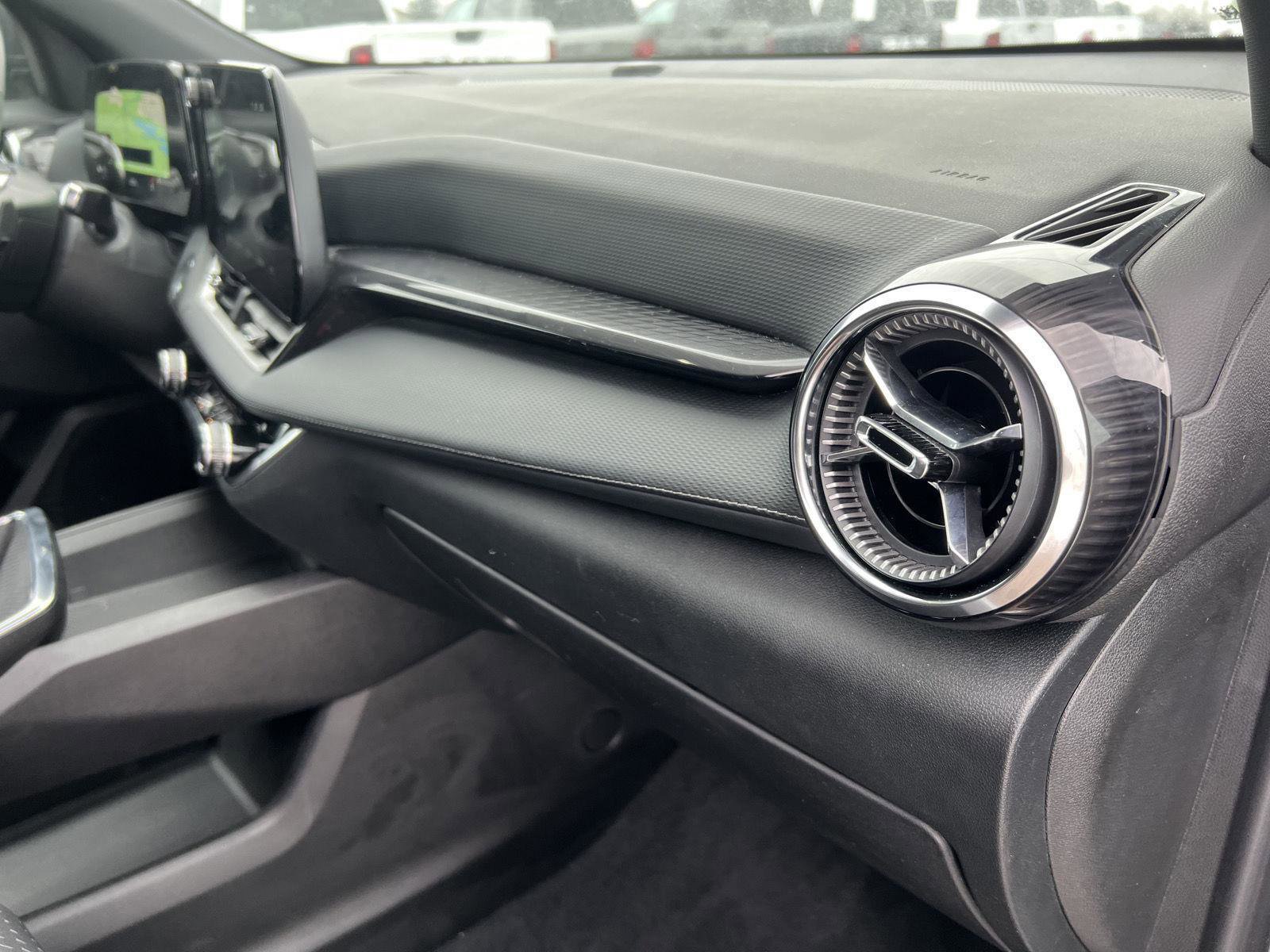 Used 2025 Chevrolet Equinox LT image 36