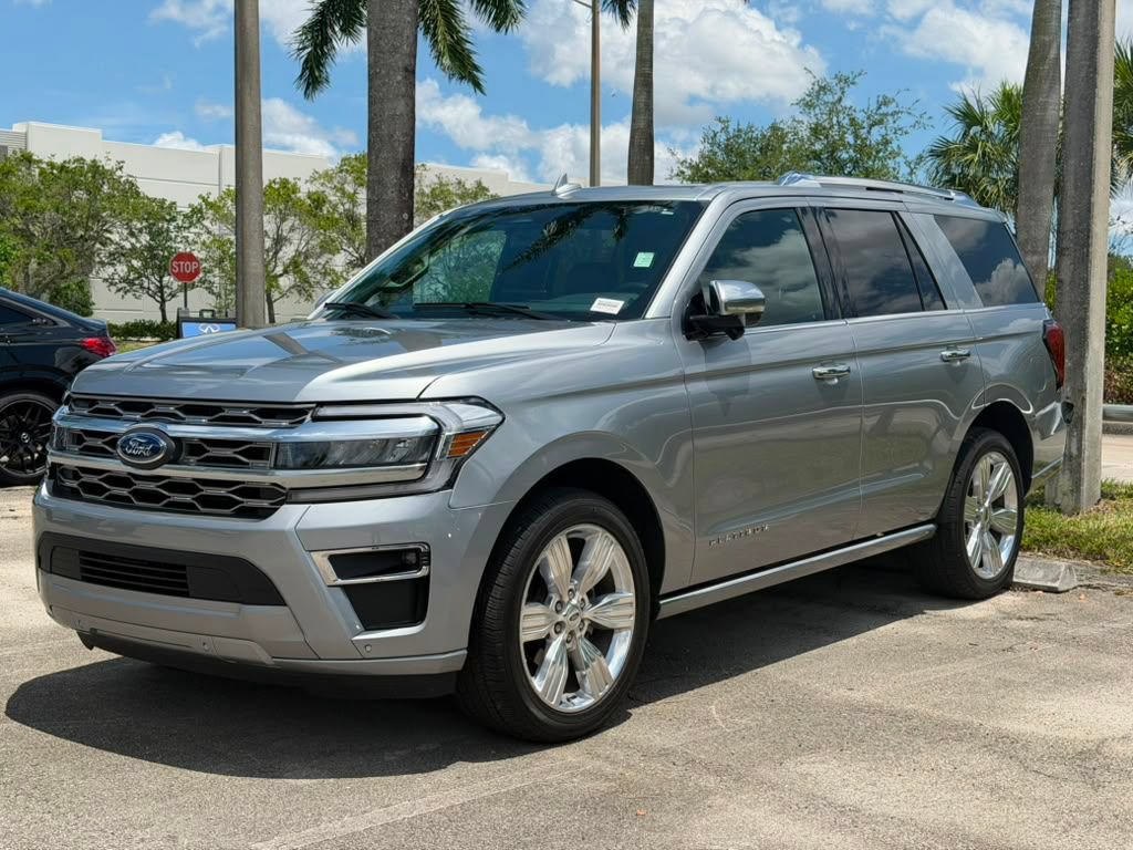 Used 2023 Ford Expedition Platinum RWD image 3