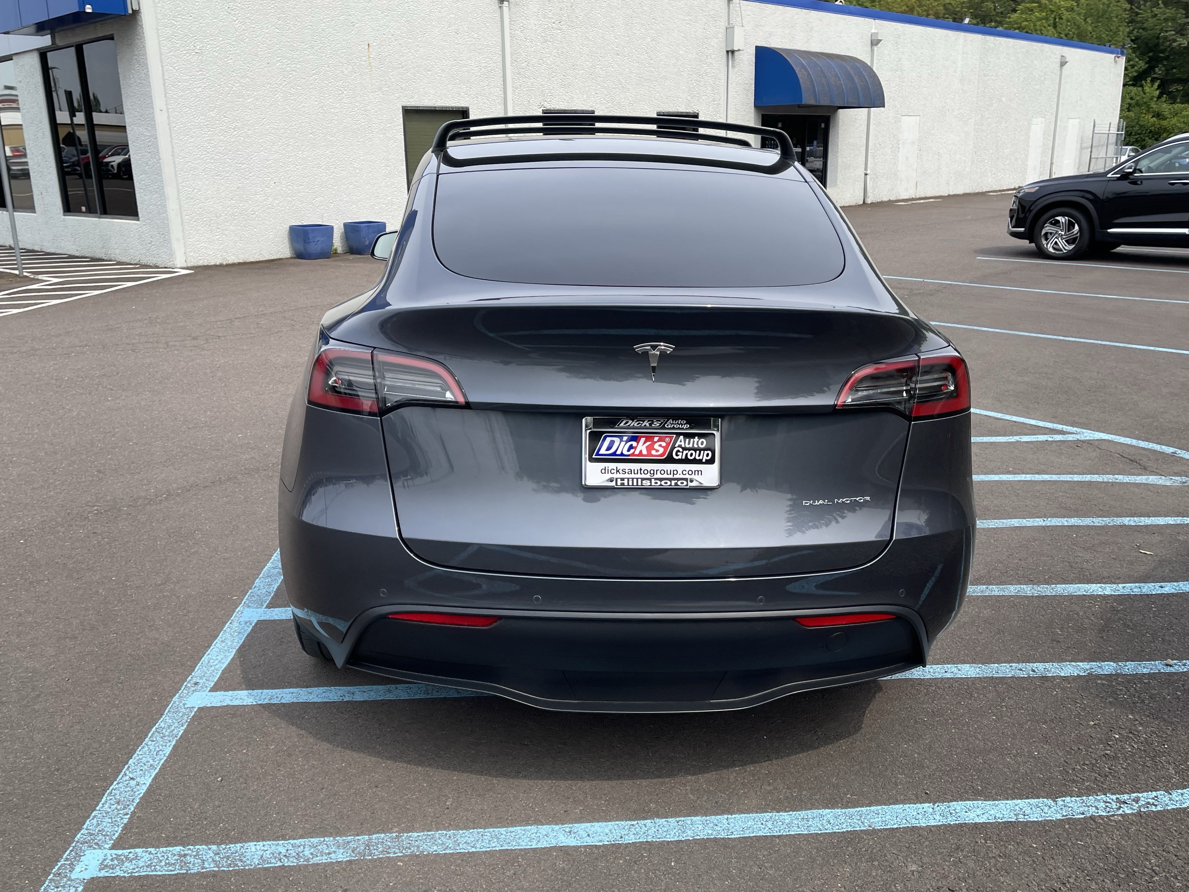 Used 2022 Tesla Model Y Long Range AWD/4WD image 4