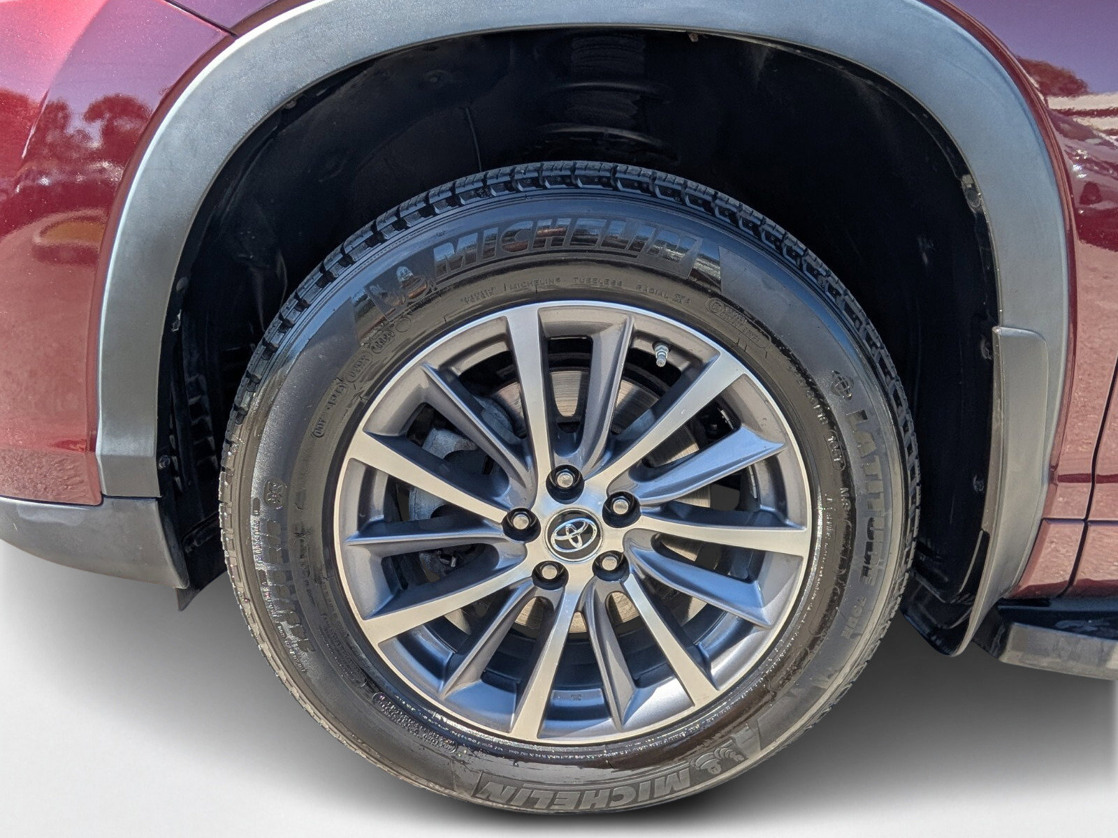 Used 2018 Toyota Highlander XLE image 9