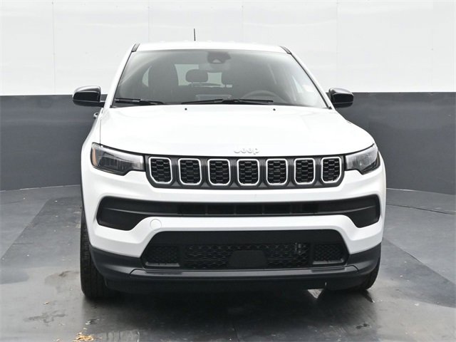 Used 2025 Jeep Compass Sport image 7