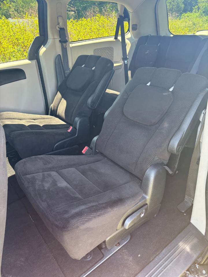 Used 2014 Dodge Grand Caravan SXT FWD image 19