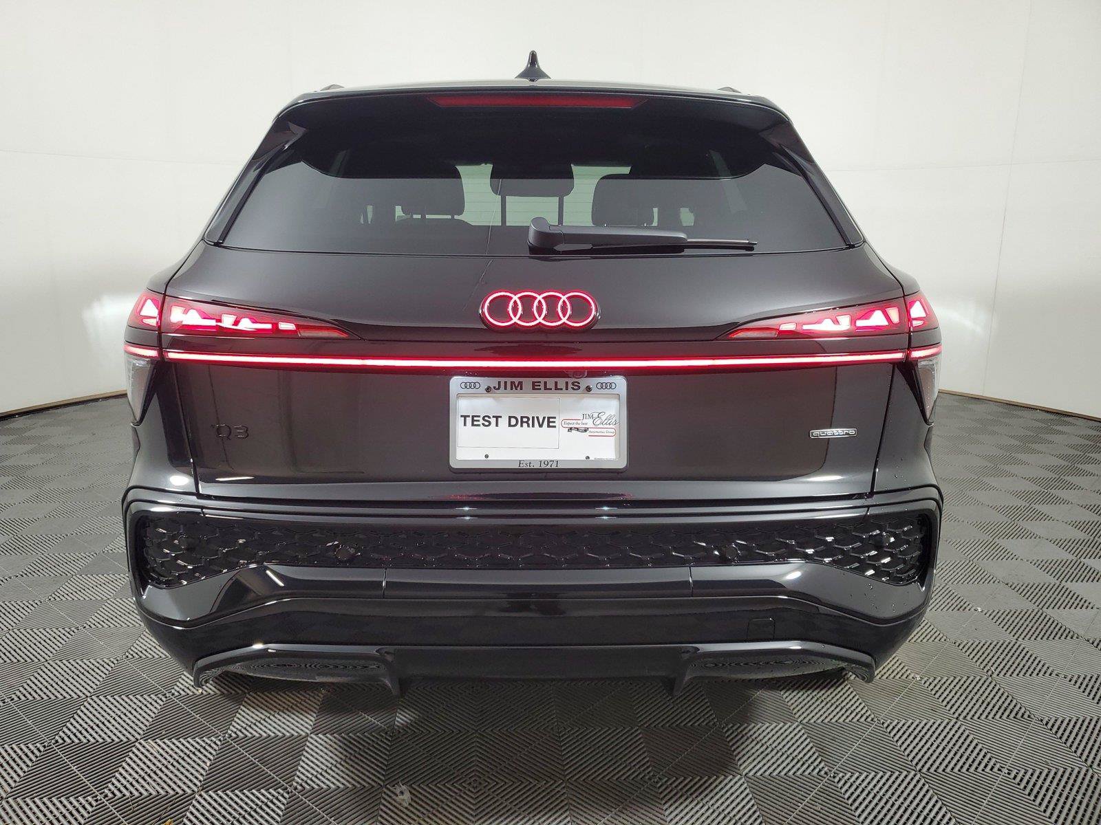 New 2026 Audi Q3 quattro 2.0T AWD/4WD image 5
