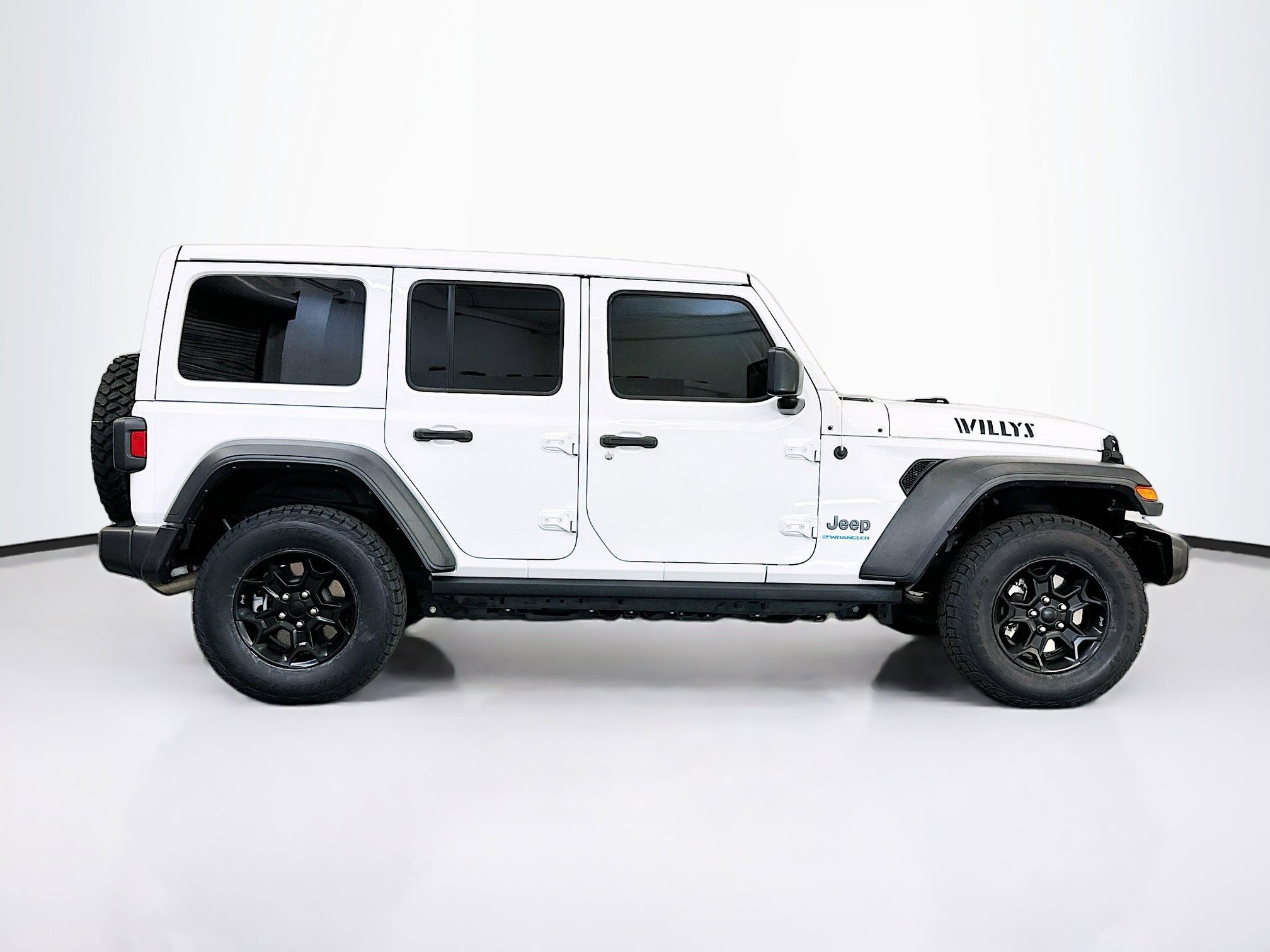 Used 2023 Jeep Wrangler Unlimited w/ Sun & Screen Package AWD/4WD image 10
