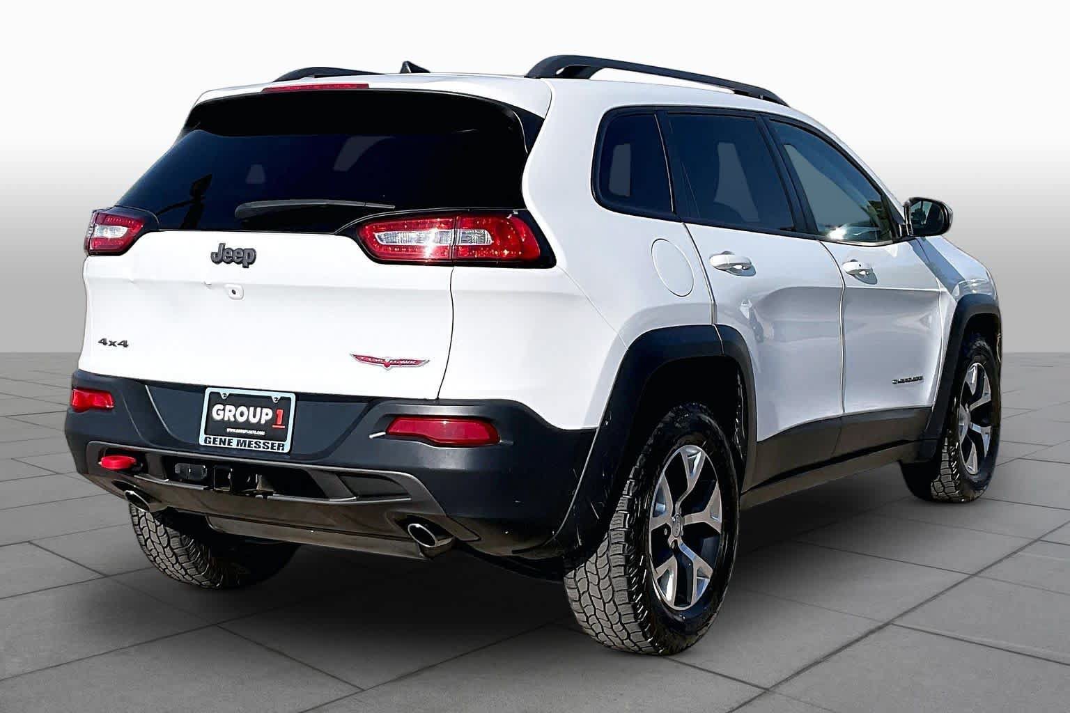 Used 2016 Jeep Cherokee Trailhawk w/ Comfort/Convenience Group AWD/4WD image 13