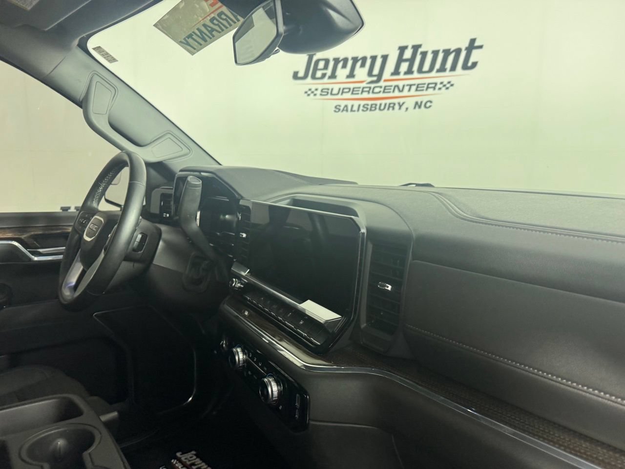 Used 2024 GMC Sierra 1500 Elevation AWD/4WD image 32