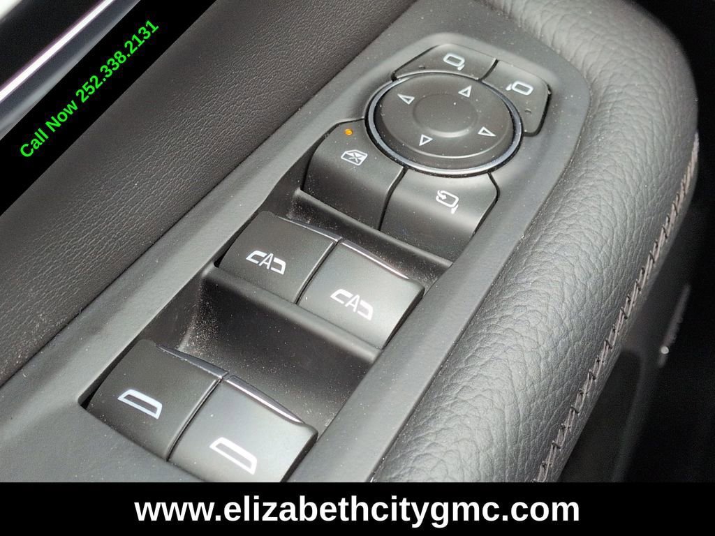 Used 2025 GMC Yukon XL Denali AWD/4WD image 24