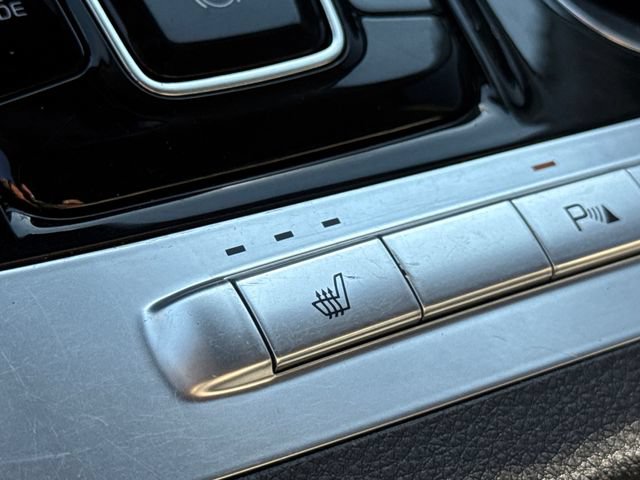 Used 2024 Kia Carnival EX FWD image 22