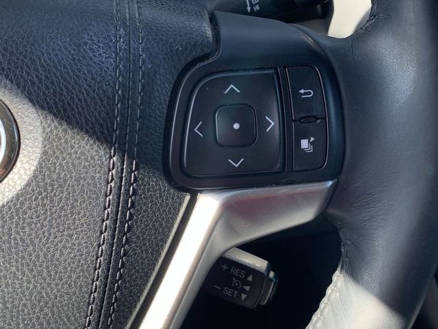Used 2015 Toyota Highlander Limited AWD/4WD image 28