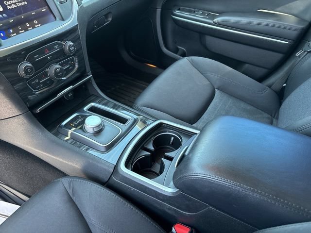 Used 2021 Chrysler 300 Touring w/ Sport Appearance Package RWD image 16