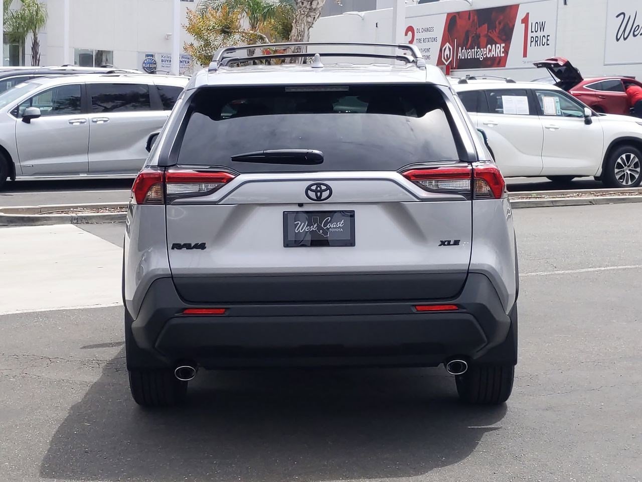 Used 2023 Toyota RAV4 XLE Premium image 5