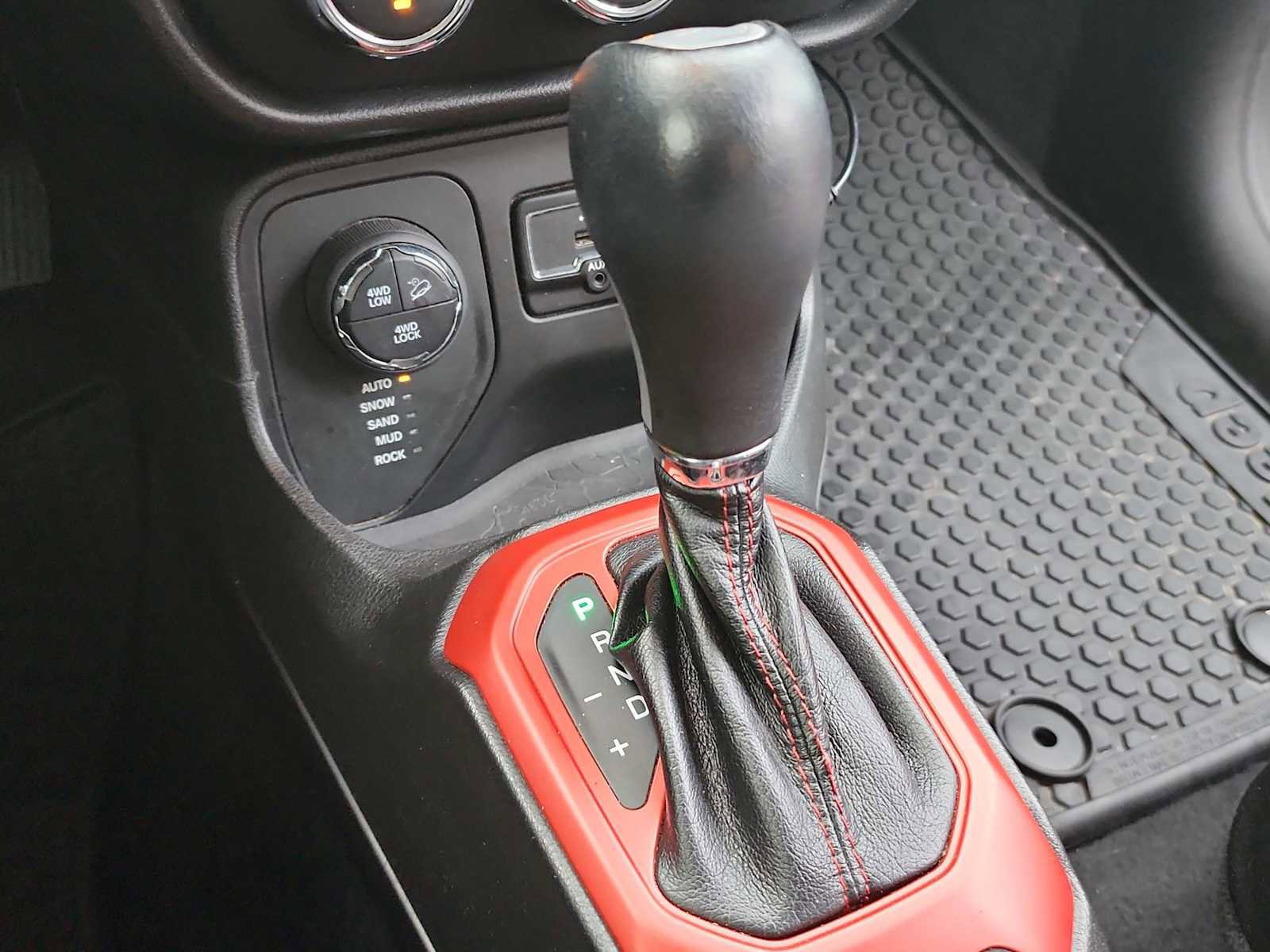 Used 2017 Jeep Renegade Trailhawk image 21