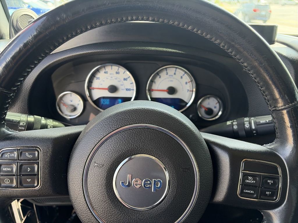 Used 2014 Jeep Wrangler Unlimited Sahara w/ Dual Top Group AWD/4WD image 14
