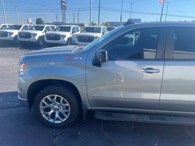 Used 2024 Chevrolet Silverado 1500 RST AWD/4WD image 11