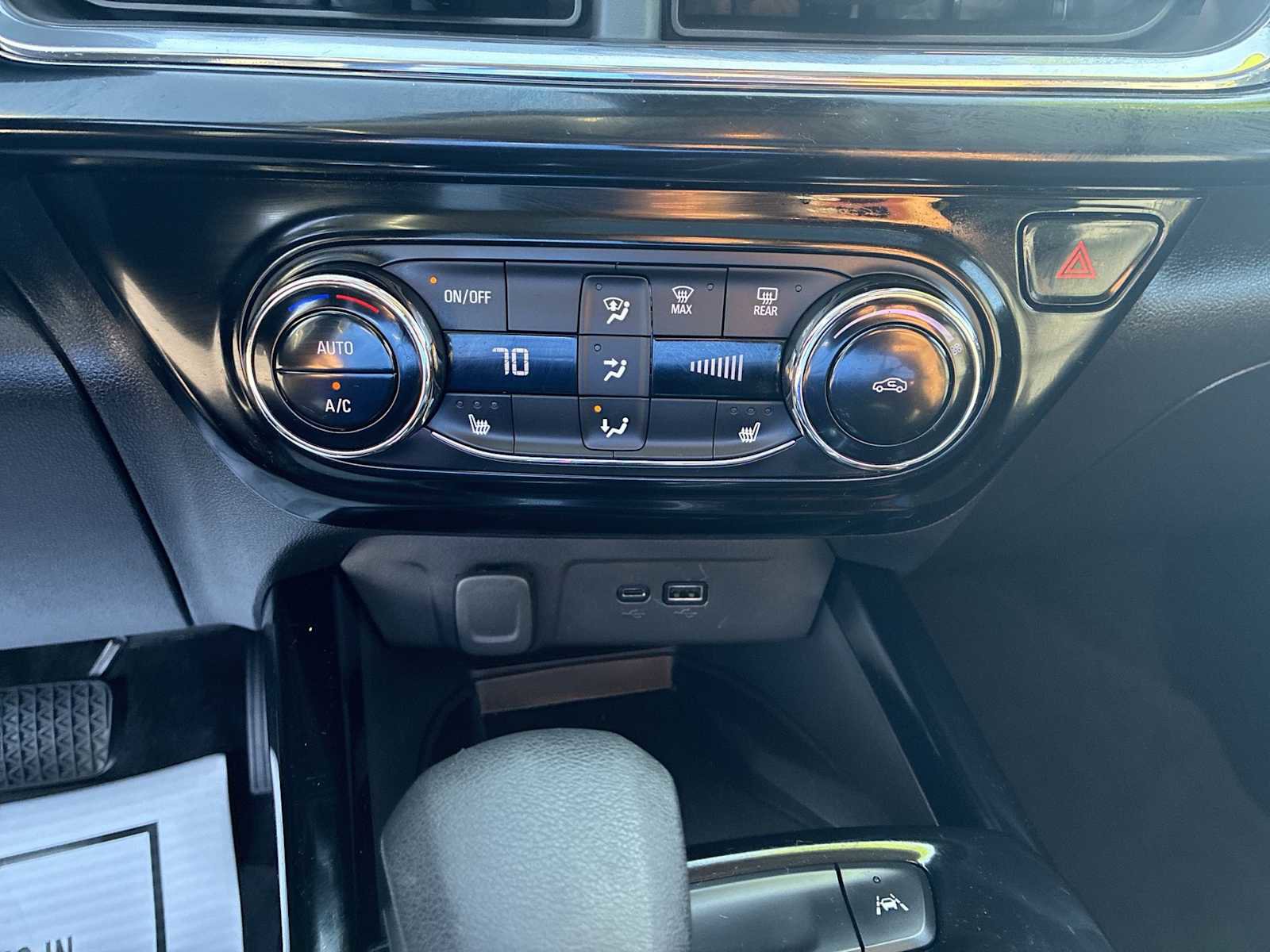 Used 2024 Chevrolet Trax ACTIV w/ Sunroof Package image 17