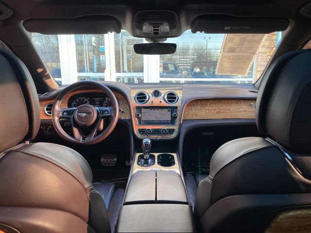 Used 2018 Bentley Bentayga Onyx Edition AWD/4WD image 39