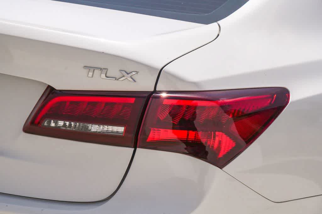 Used 2016 Acura TLX w/ Technology Package FWD image 10