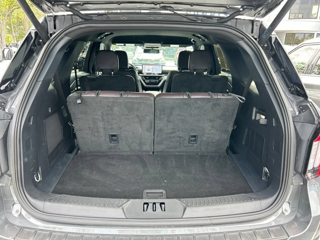 Used 2026 Ford Explorer Platinum RWD image 46