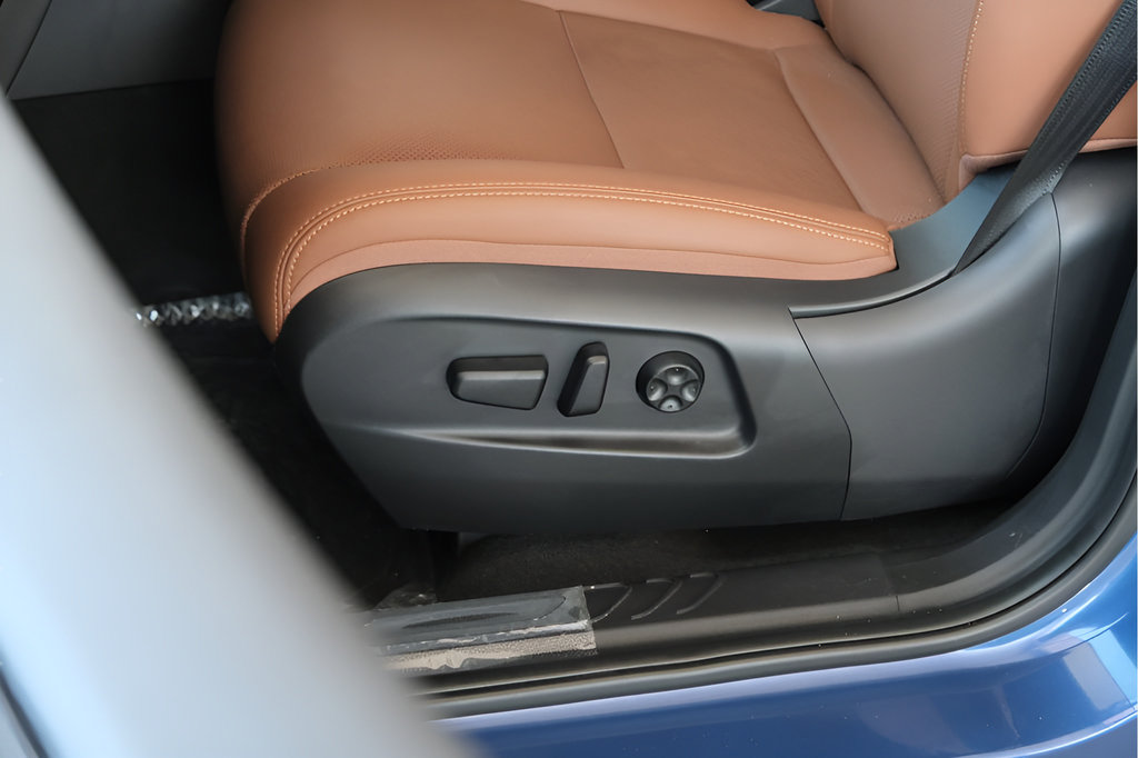 New 2025 VinFast VF 8 Plus AWD/4WD image 18