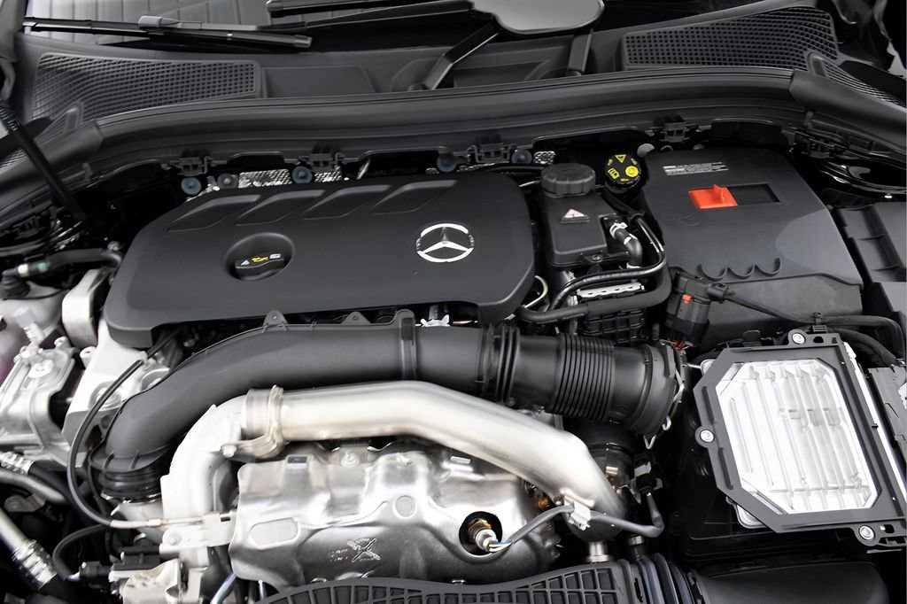 Used 2025 Mercedes-Benz GLA 250 image 14