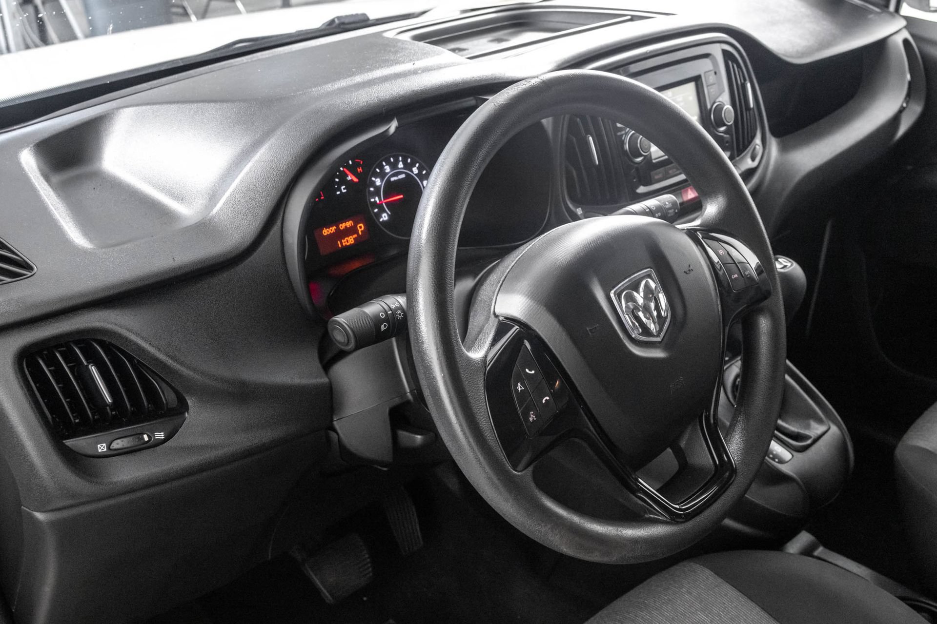 Used 2022 RAM ProMaster City Tradesman FWD image 5