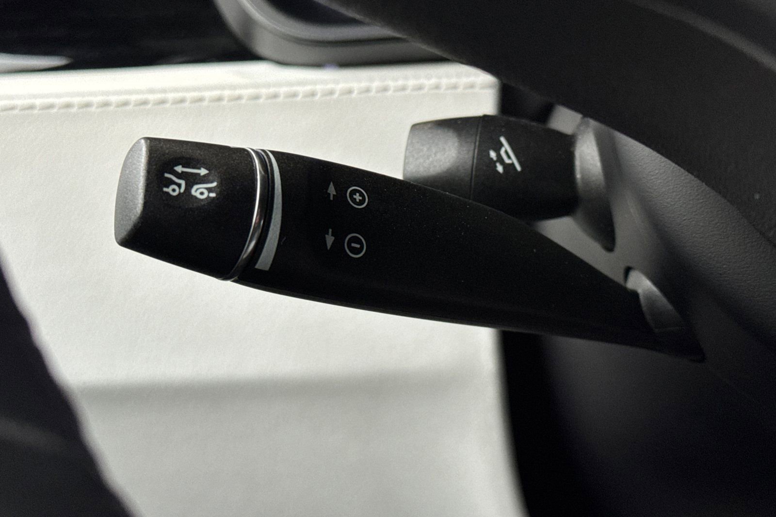 Used 2020 Tesla Model X Long Range image 31