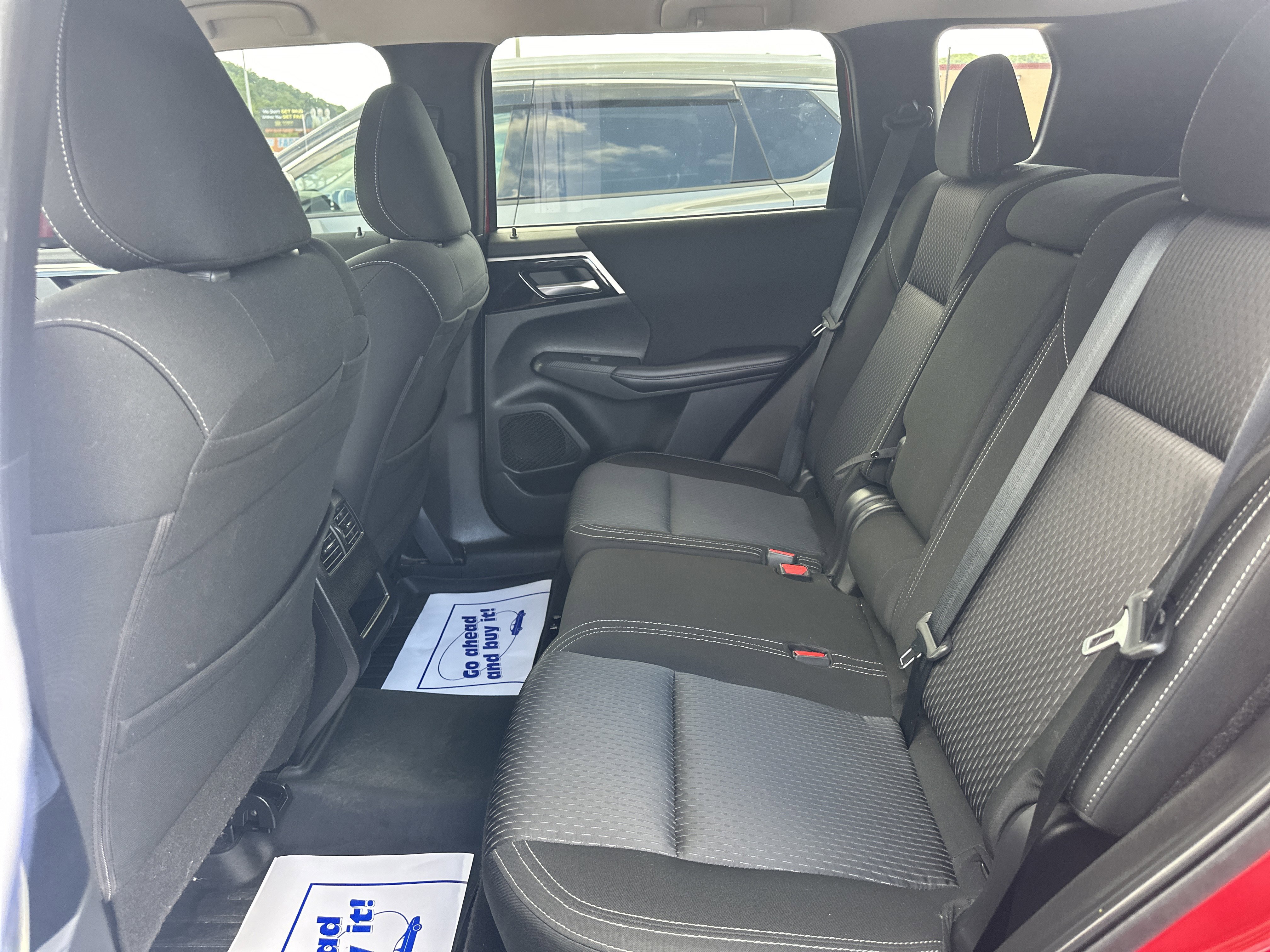 Used 2023 Mitsubishi Outlander ES AWD/4WD image 21