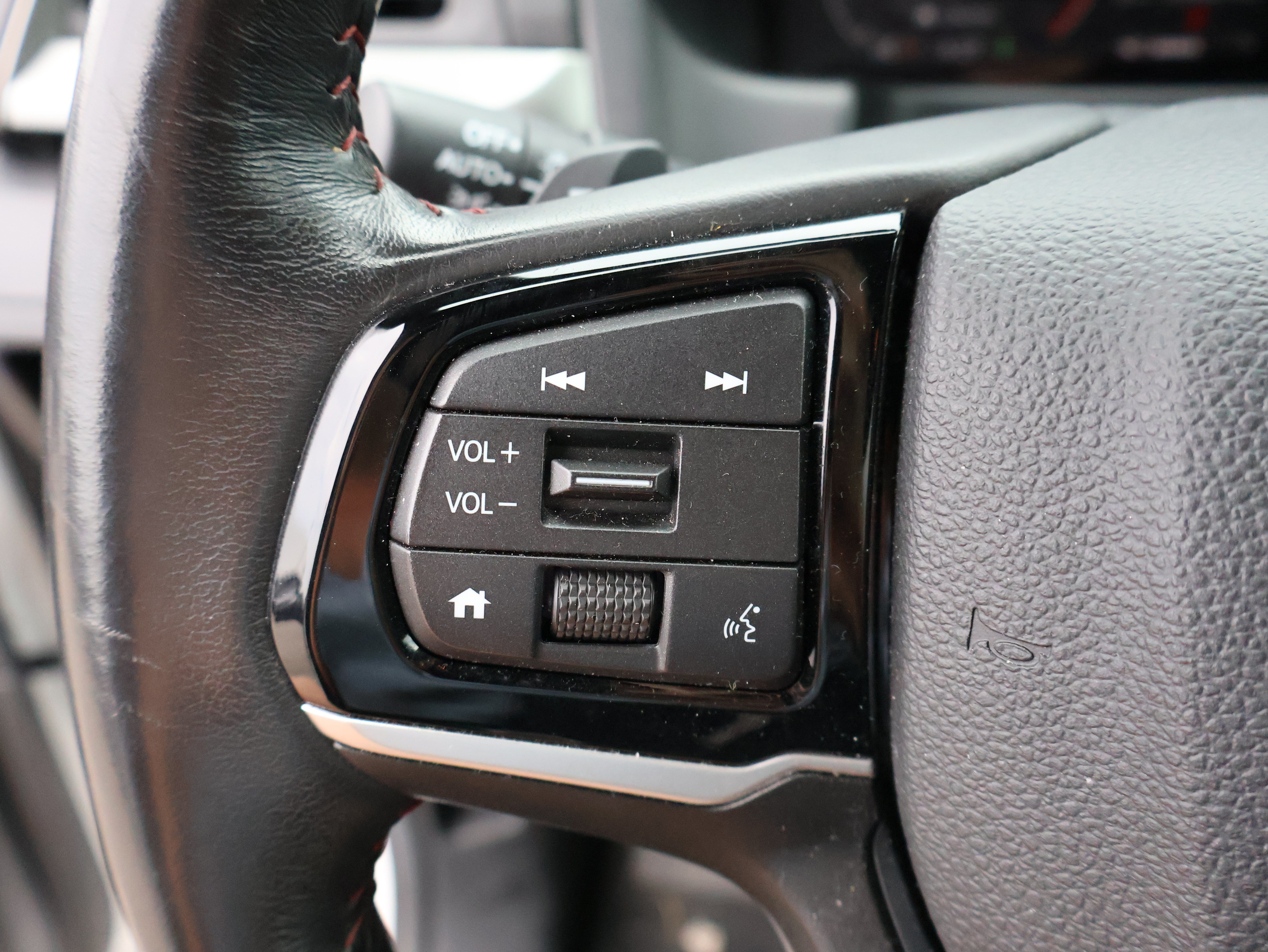 Used 2025 Honda Odyssey Sport-L image 37