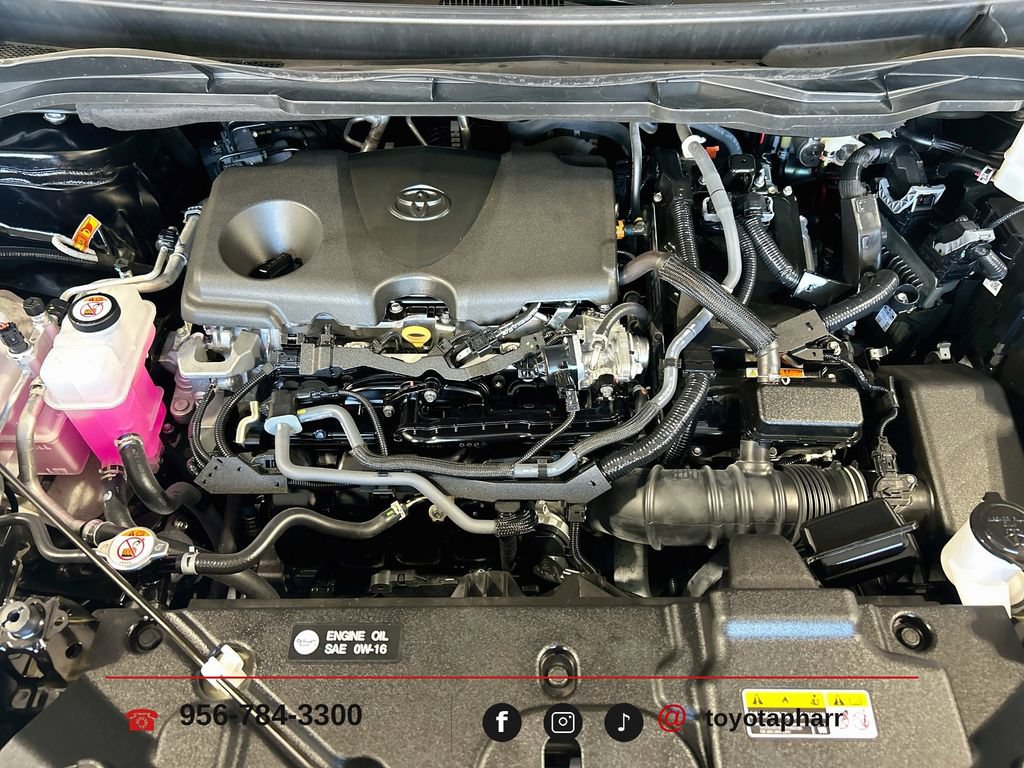 Used 2025 Toyota Sienna Platinum FWD image 32