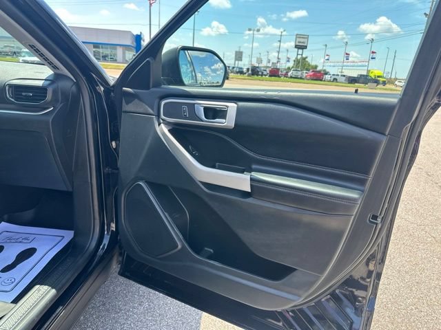 Used 2021 Ford Explorer XLT w/ Equipment Group 202A RWD image 12