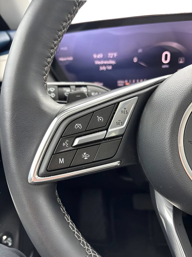 Used 2024 Buick Envision Avenir AWD/4WD image 17