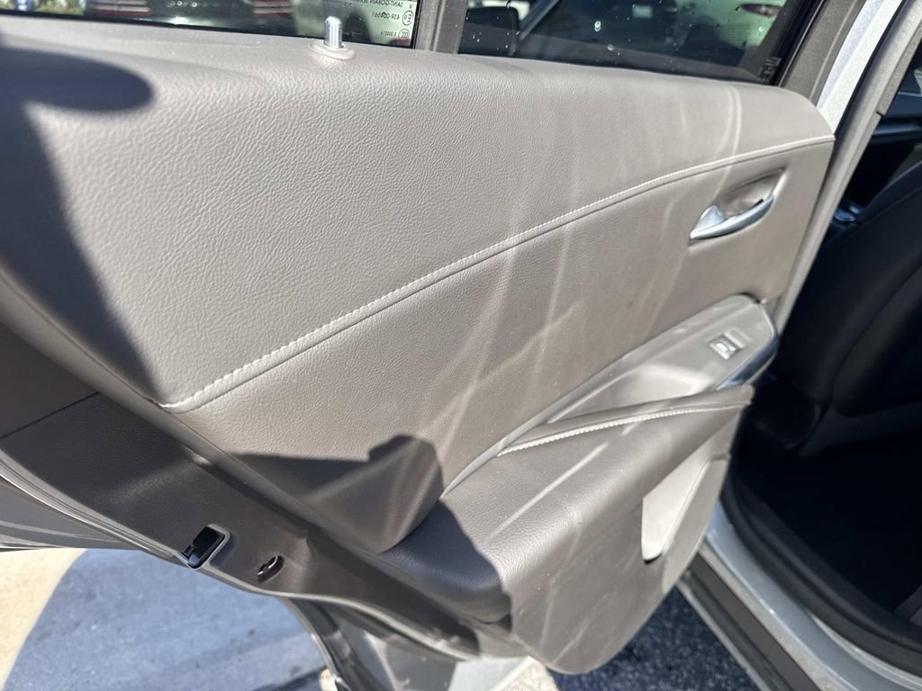 Used 2024 Cadillac XT4 Premium Luxury image 20