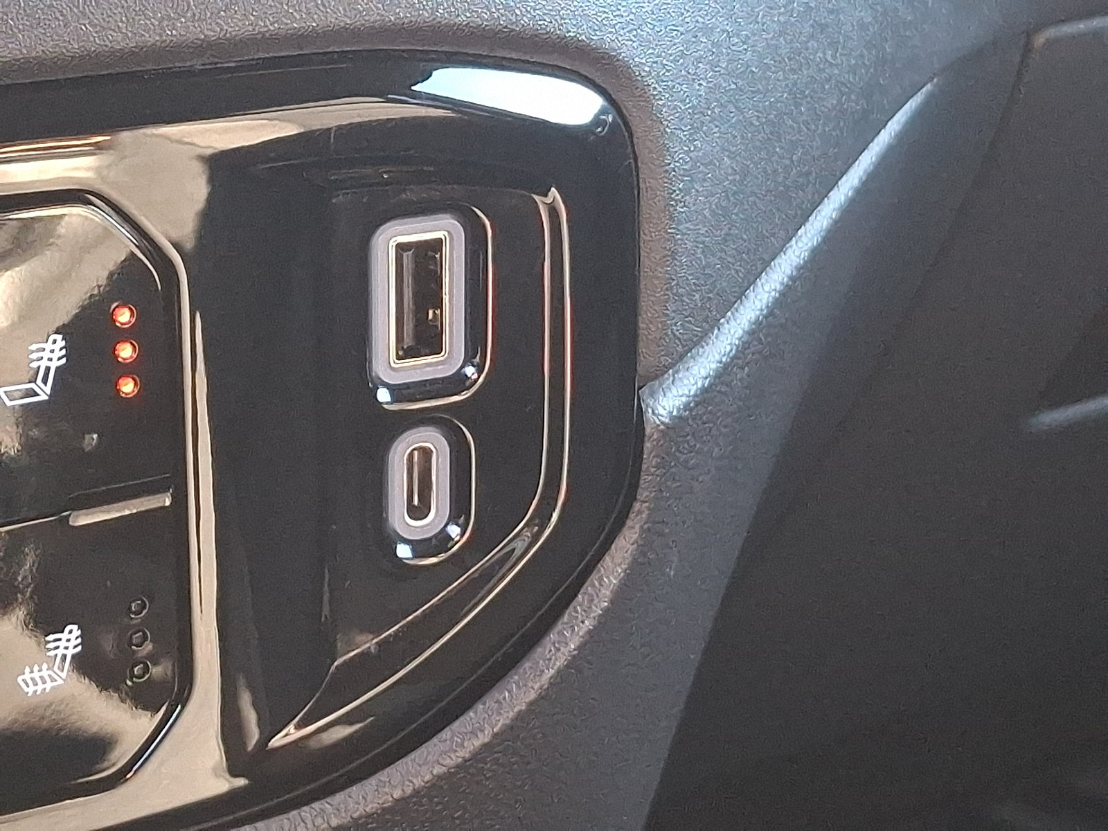 Used 2022 Chevrolet Silverado 1500 LT AWD/4WD image 27