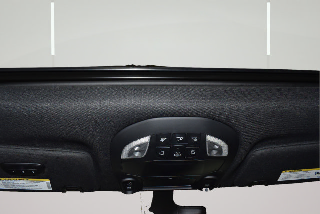 Certified 2025 Chrysler Pacifica Limited FWD image 30