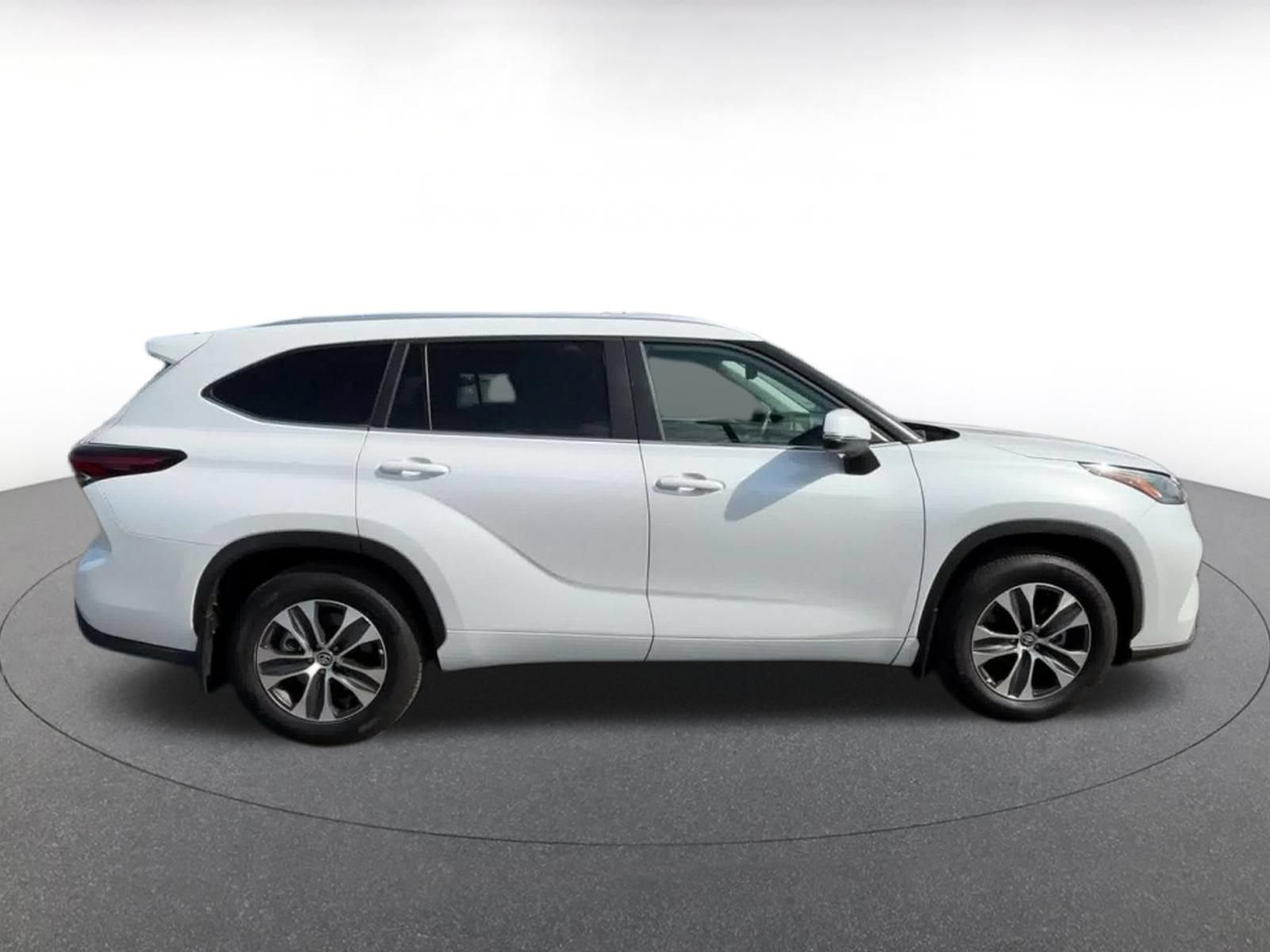 Used 2026 Toyota Highlander XLE AWD/4WD image 15