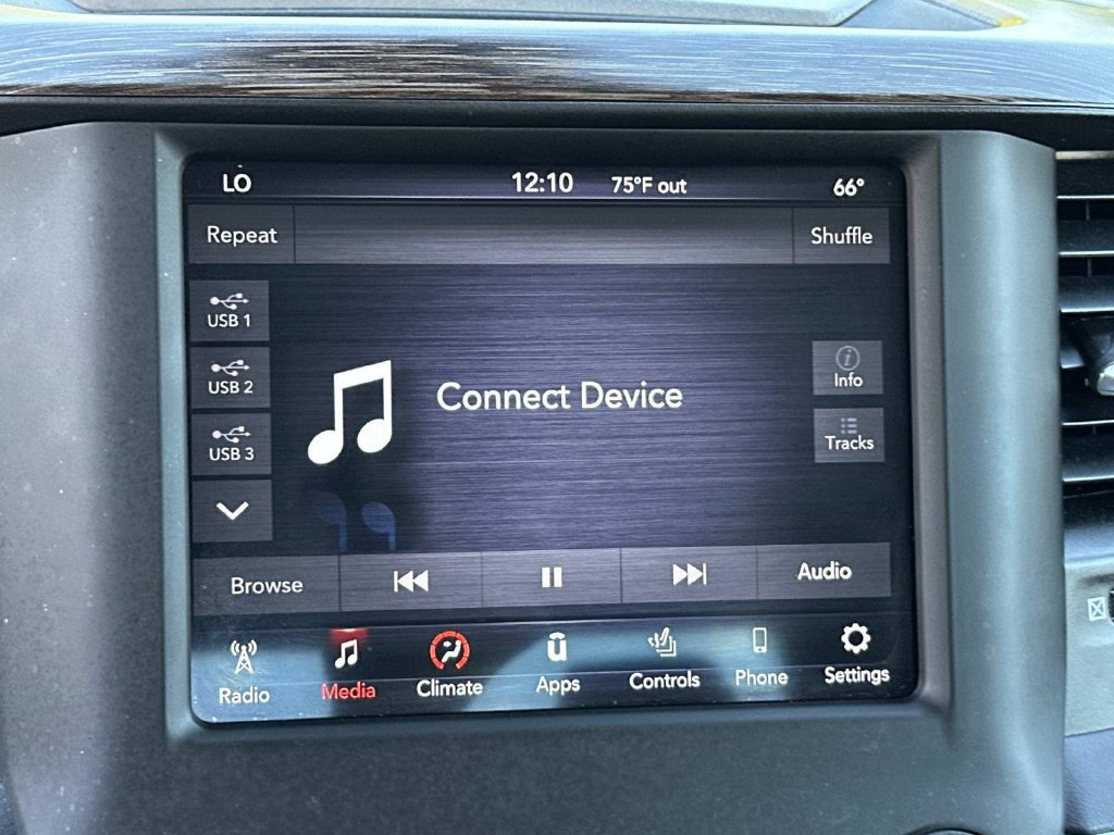 Used 2020 RAM 1500 Laramie AWD/4WD image 38