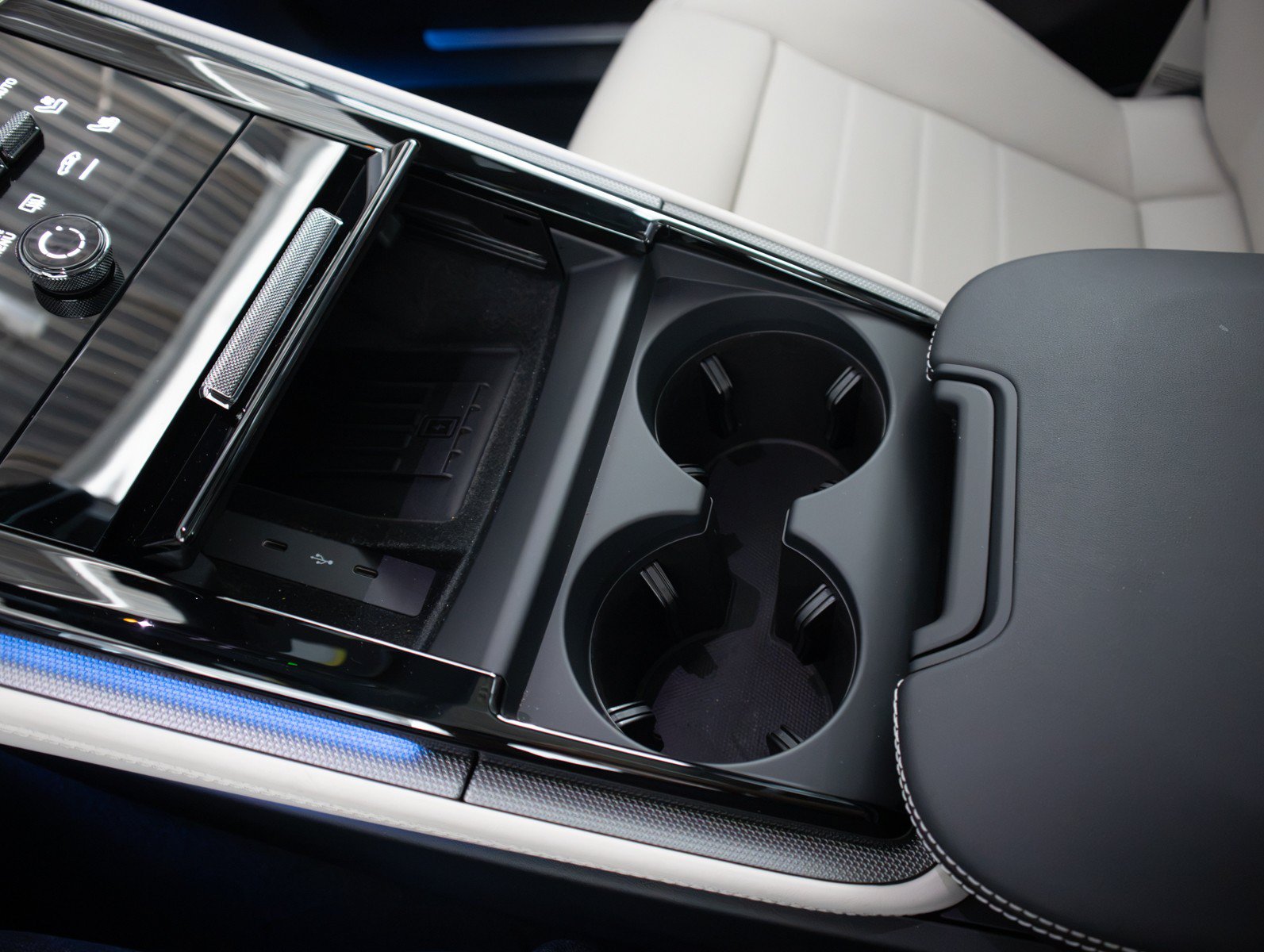 Used 2026 Porsche Panamera image 19