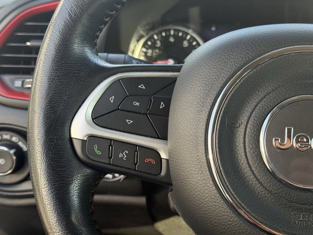 Used 2021 Jeep Renegade Trailhawk w/ Luxury Group III image 15